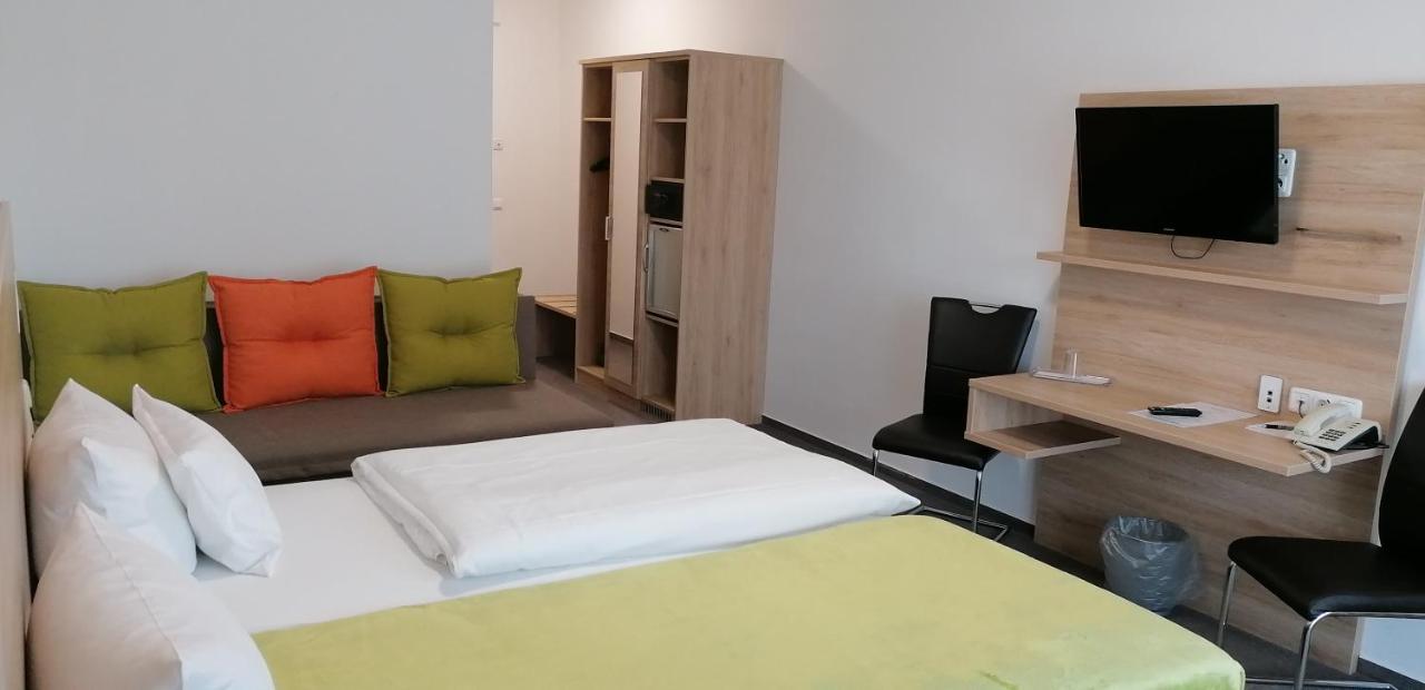 Gasthaus Pension Rezatgrund Windsbach Экстерьер фото