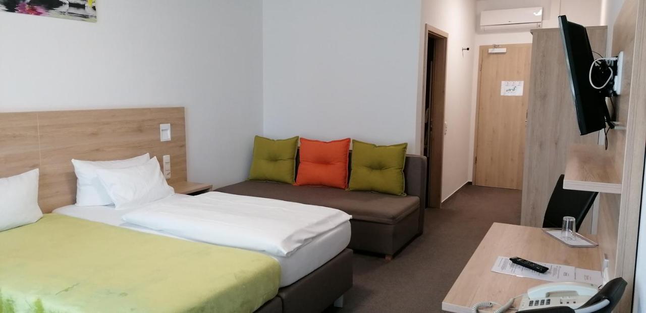 Gasthaus Pension Rezatgrund Windsbach Экстерьер фото