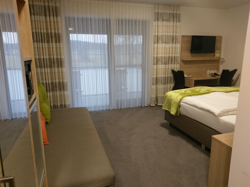 Gasthaus Pension Rezatgrund Windsbach Экстерьер фото