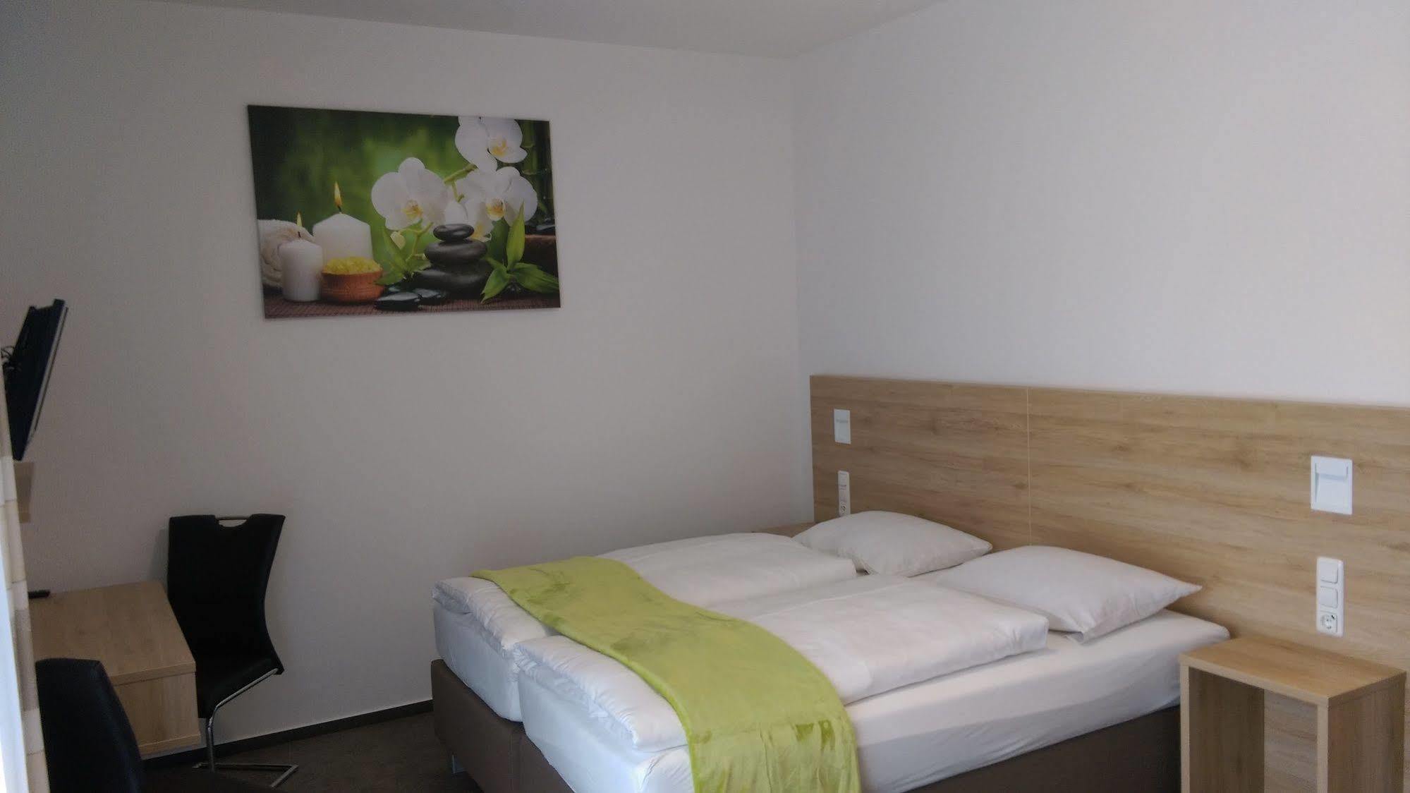Gasthaus Pension Rezatgrund Windsbach Экстерьер фото
