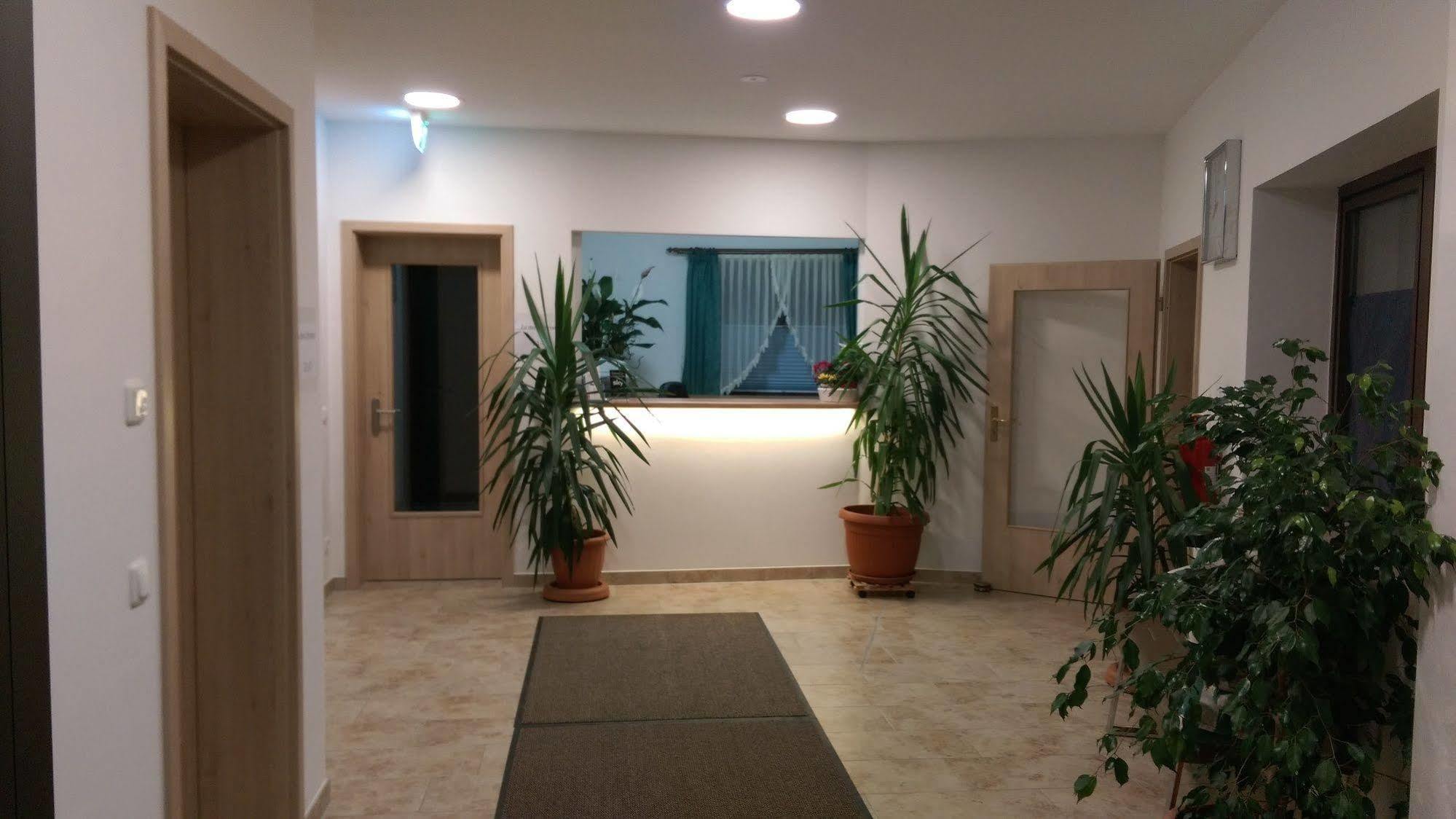 Gasthaus Pension Rezatgrund Windsbach Экстерьер фото