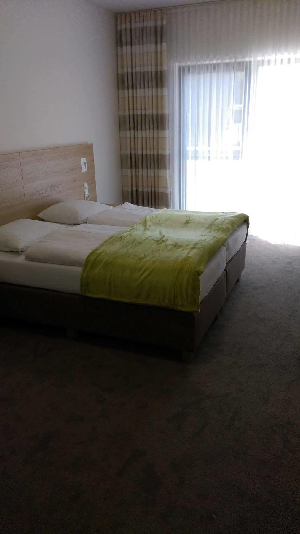 Gasthaus Pension Rezatgrund Windsbach Экстерьер фото