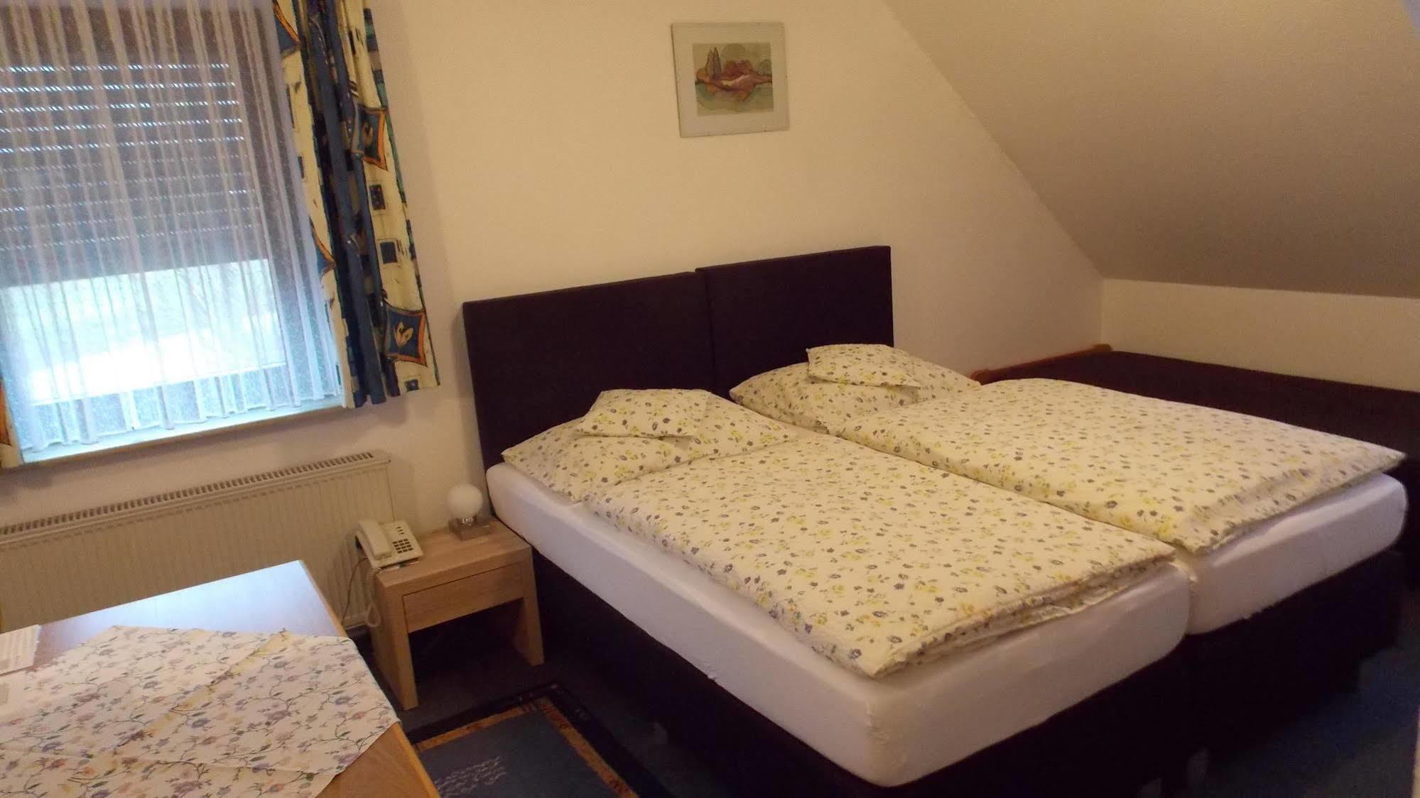 Gasthaus Pension Rezatgrund Windsbach Экстерьер фото